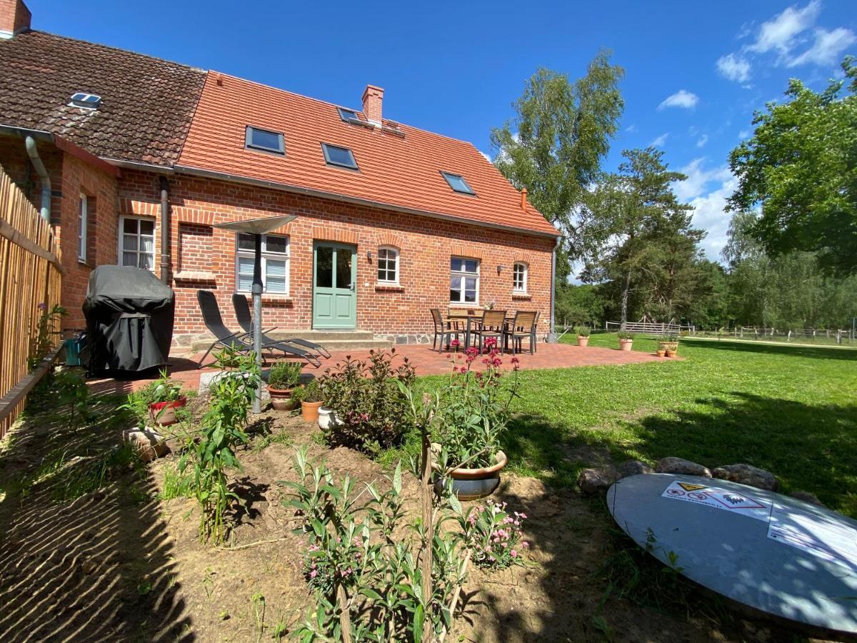 Forsthaus Zartwitzer Huette Apartment Rechlin Exterior photo